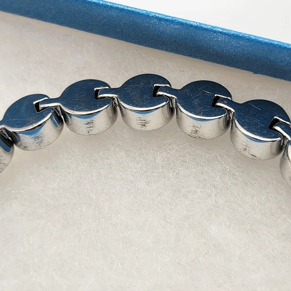 Touchstone Crystal Ice Bracelet, Overcast - Picture 3 of 7